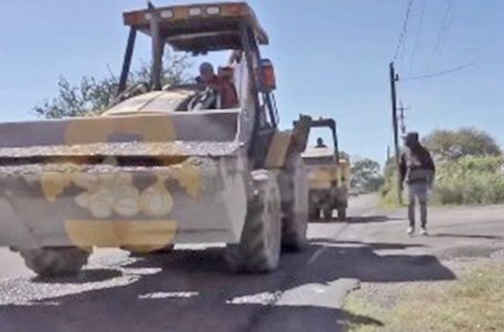 Alcalde de Tlapanalá gestiona recurso para tramo carretero