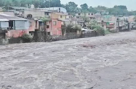 Reportan 290 viviendas en riesgo por lluvias en Izúcar