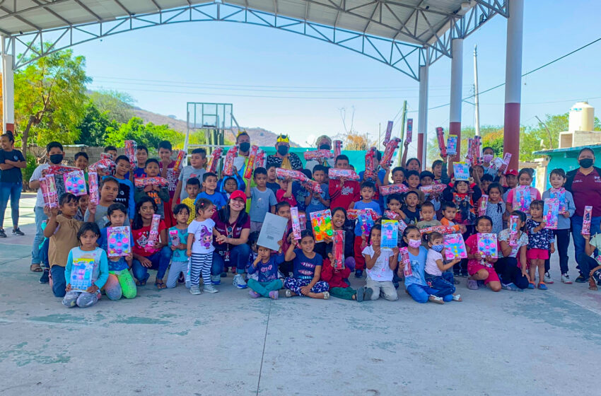 En Chietla, Reyes Magos entregaron juguetes a las niñas y niños