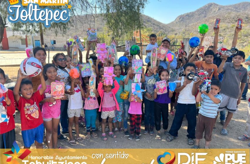 Reyes Magos llevan alegría a los niños de Tehuitzingo