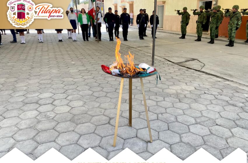 Realiza alcaldesa de Tilapa incineración de bandera