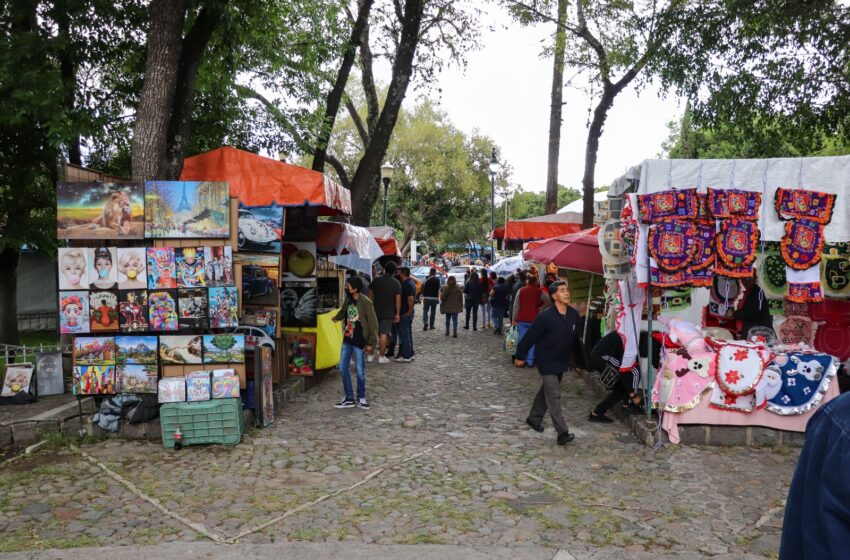 ARTESANOS RECIBEN PERMISOS DE VENTA EN EL MUNICIPIO DE PUEBLA