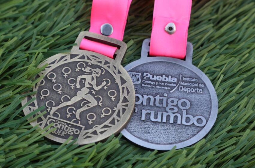 AYUNTAMIENTO DE PUEBLA PRESENTA MEDALLA Y PLAYERA DE LA CARRERA CONTIGO MUJER