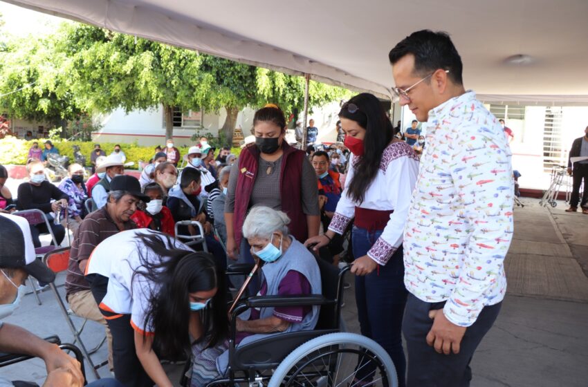 ENTREGA IRENE OLEA APARATOS ORTOPÉDICOS A BENEFICIARIOS DE COMUNIDADES IZUCARENSES.