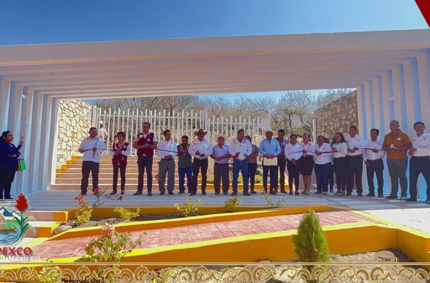 Inaugura Joel Mejía obra en bachillerato de Calmeca