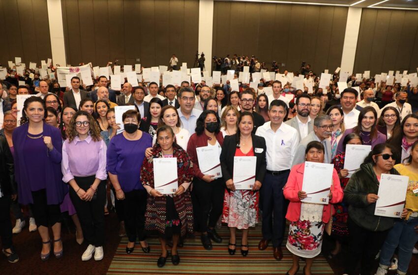 GOBIERNO ESTATAL Y MUNICIPAL DE PUEBLA ENTREGAN A MUJERES 610 ESCRITURAS