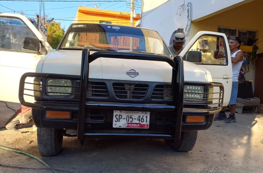 Se roban una camioneta cerca de la nueva tienda Elektra de Izúcar de Matamoros