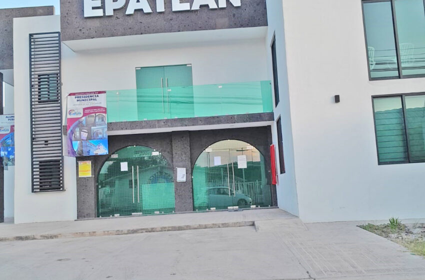 Imparable la inseguridad, ante la complacencia de Vargas Melo en San Juan Epatlán, le roban una camioneta al ayuntamiento