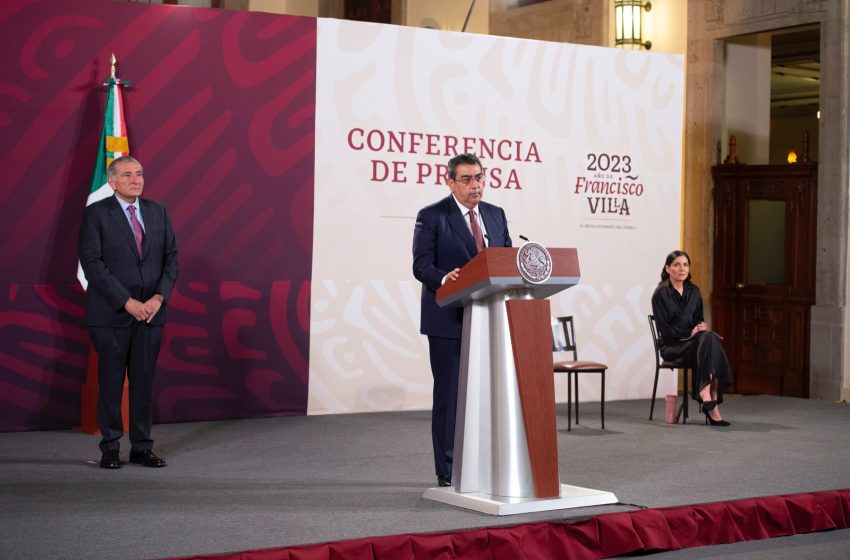 En palacio Nacional, Sergio Salomón invita a Feria de Puebla 2023 y al Desfile del 5 de mayo