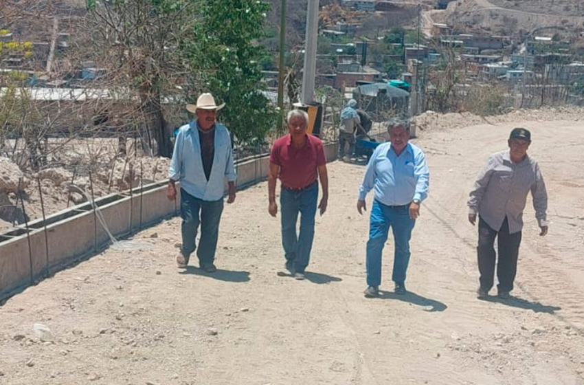 El Profe Tacho supervisó el avance de las obras públicas en Teopantlán