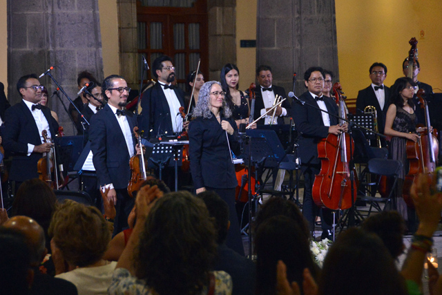 Alan Pingarrón y Lizzi Ceniceros, juntos en un concierto de gala en el Edificio Carolino