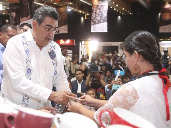 Gobierno de Puebla respalda y amplía oportunidades para sector cafetalero: Sergio Salomón