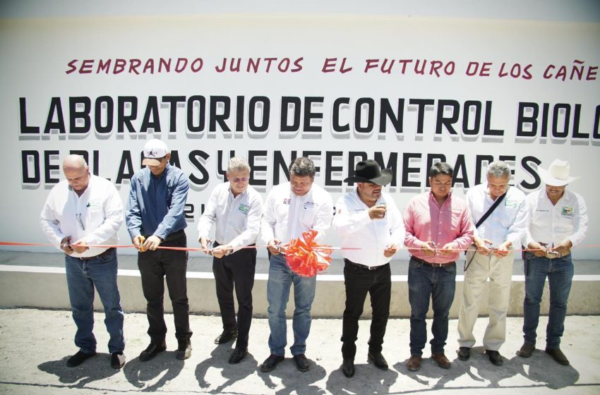 Entrega Chino Morales laboratorio para la CNPR