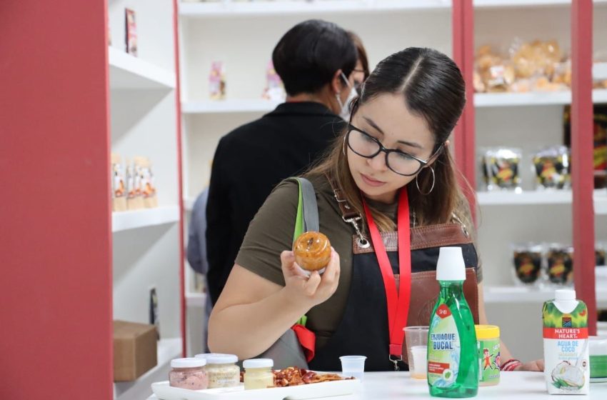 Crece personal ocupado en comercio y servicios en Puebla: Economía