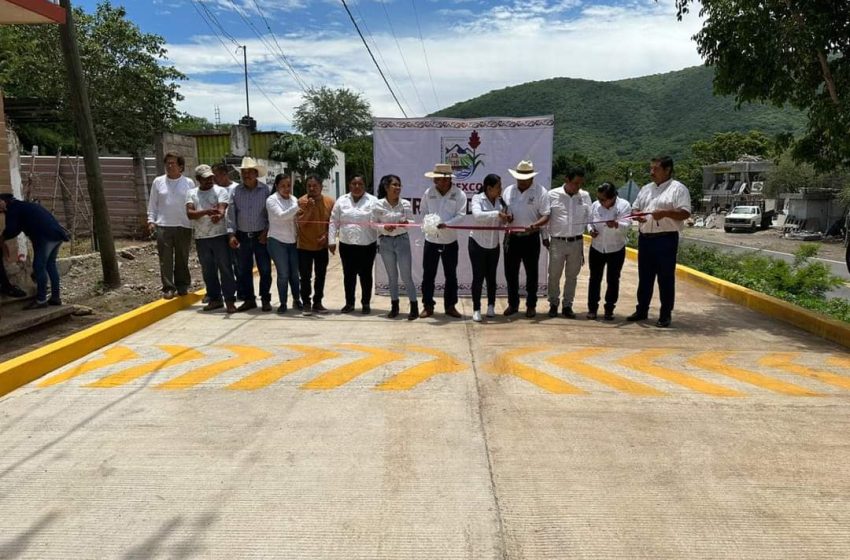 Entrega Joel Mejía obras de impacto en Tepexco