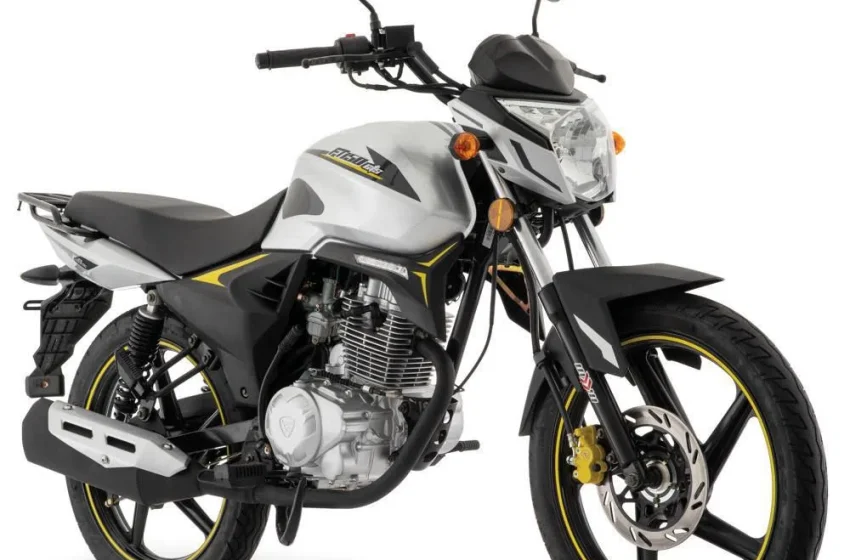 En el centro de Acatlán sujetos roban motocicleta a mano armada
