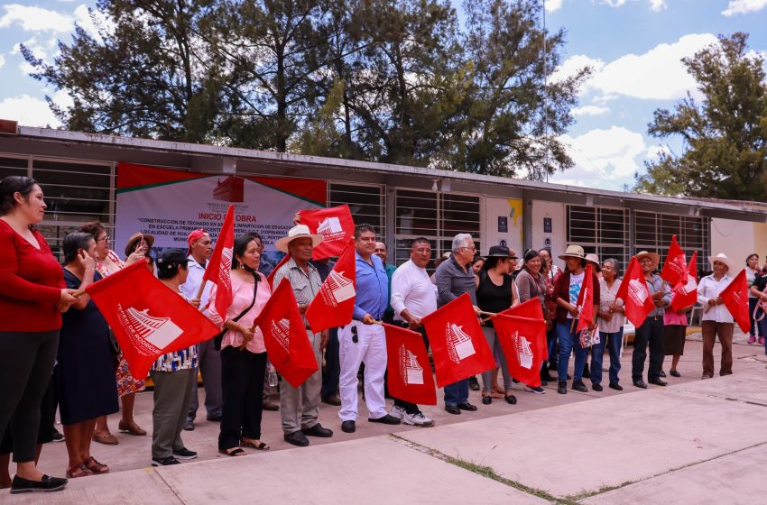 Gestiona Lisandro Campos nuevo techado en primaria