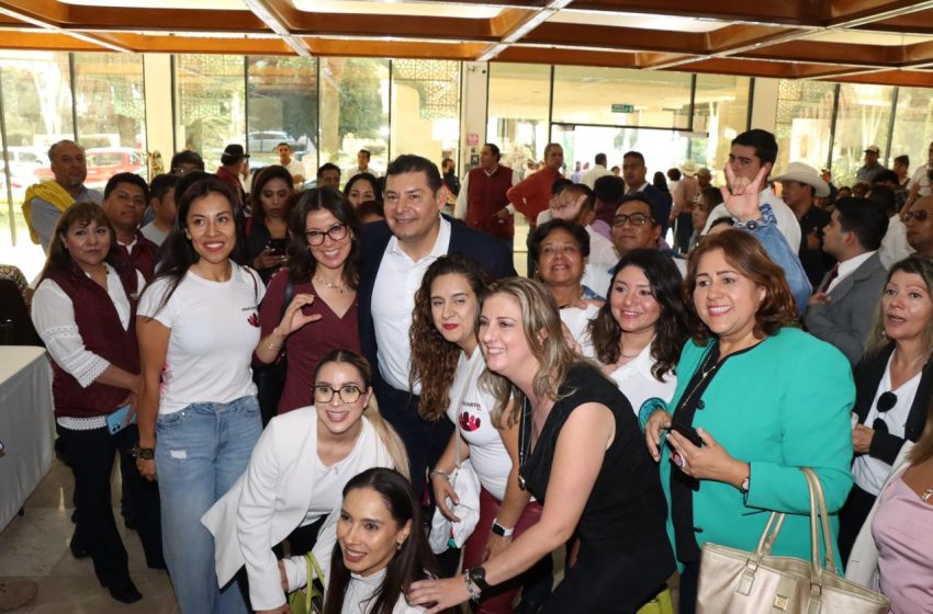 Con el respaldo de liderazgos de Morena, sociedad civil y mujeres Armenta inicia foros