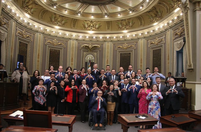 Entrega Congreso del Estado reconocimiento al alcalde de Nueva York por apoyo a migrantes