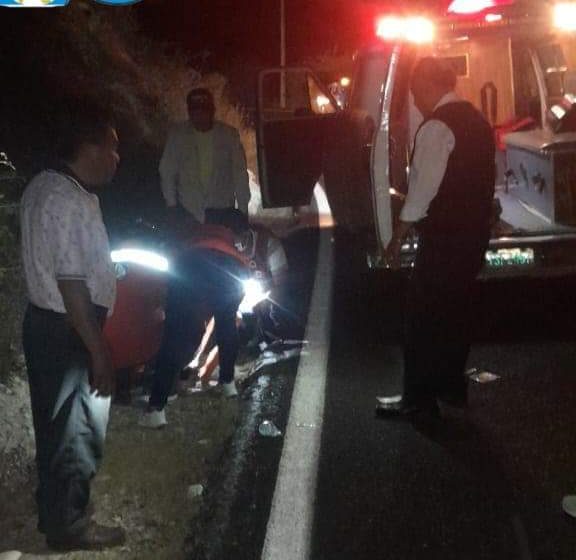 Hombre fallece en hospital de Acatlán tras ser atropellado
