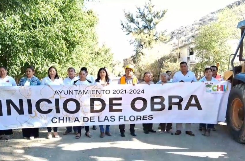 Realiza edil banderazo de obra en Chila de las Flores