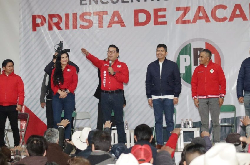 Lalo Rivera, testigo de toma de protesta de estructura priista en Zacapoaxtla