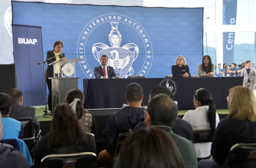 Rectora Lilia Cedillo constata logros académicos del Complejo Regional Centro