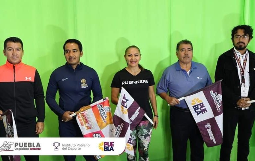 Reyes Miranda promueve artesanías en foros estatales