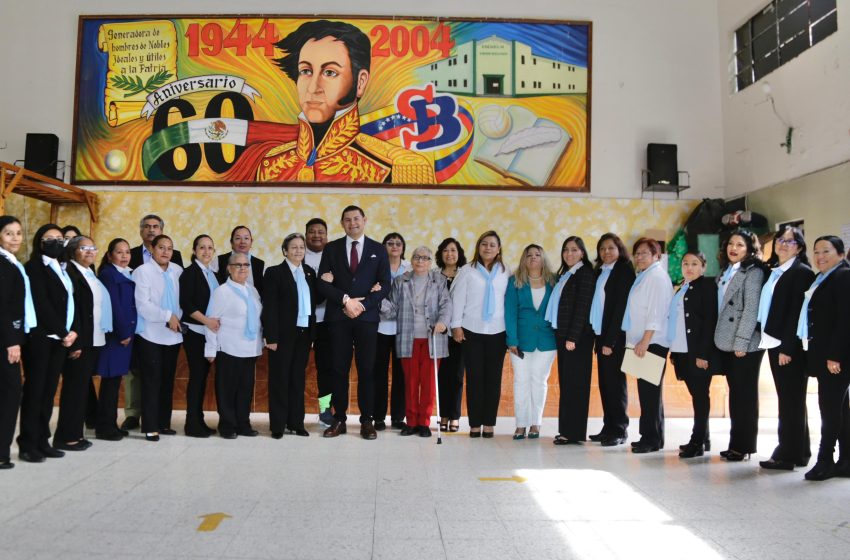 Educación pública es humanista y cambia vidas: Armenta