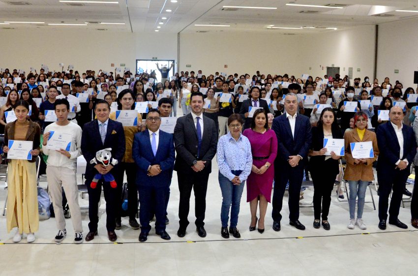 Se entregan becas BBVA “Chavos que inspiran” y “Chavos con discapacidad que inspiran”