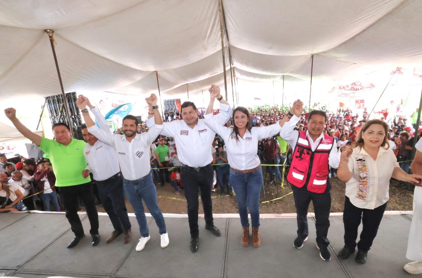 Apoyo a los estudiantes y obra participativa para habitantes de Coronango: Armenta