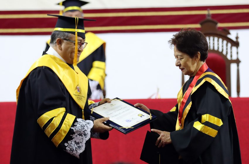 Rectora María Lilia Cedillo Ramírez recibe Doctorado Honoris Causa por parte de la Universidad Nacional de Trujillo