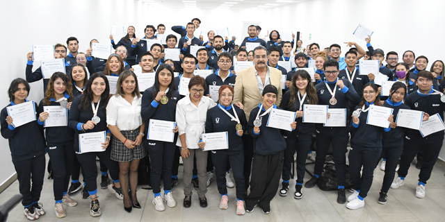 Entrega Rectora Lilia Cedillo estímulos a estudiantes que compitieron en la Universiada Nacional 2024