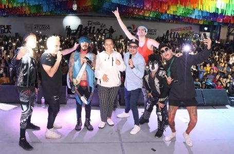 Noche de slam y rock en la Feria de Atlixco con la presentación de las Víctimas del Doctor Cerebro