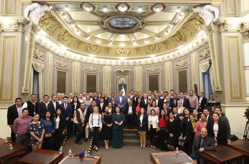 Asiste Sergio Salomón a presentación de nueva plataforma del Congreso local