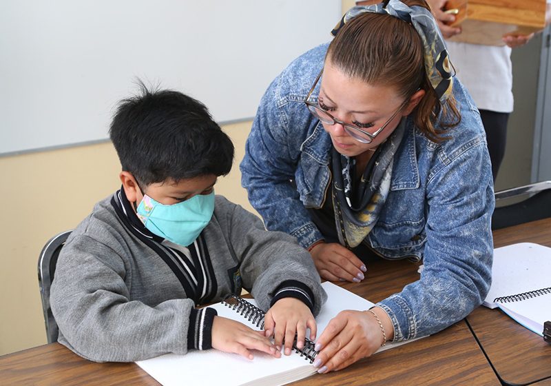 Capacita SEP a más de 200 docentes de educación especial