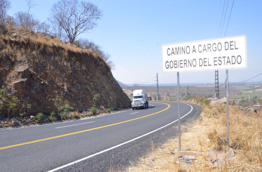 Joven pierde la vida tras ser atropellado en la carretera Izúcar-Acatlán