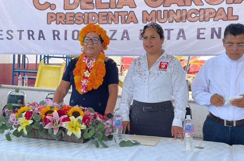 Delia García rindió protesta como alcaldesa de Ixcamilpa