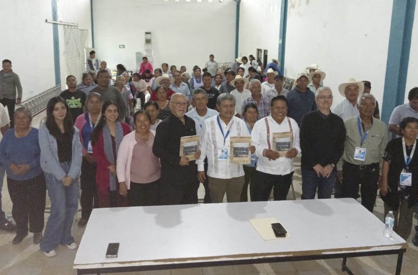 Presenta el Profe Tacho el libro “Teopantlán. Memoria y tradición”