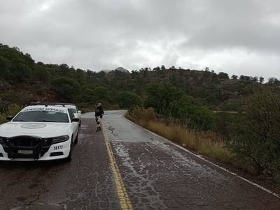 Muere tras volcar con su vehículo en Acatlán de Osorio