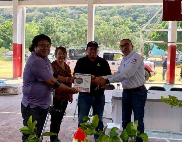 Edgardo Ponce Cortés trabaja firmemente de la mano del gobierno estatal y sin descanso por los chietecos