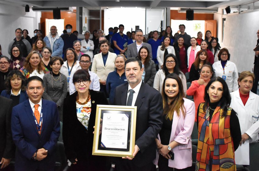 Recibe Licenciatura en Estomatología reconocimiento del CONAEDO