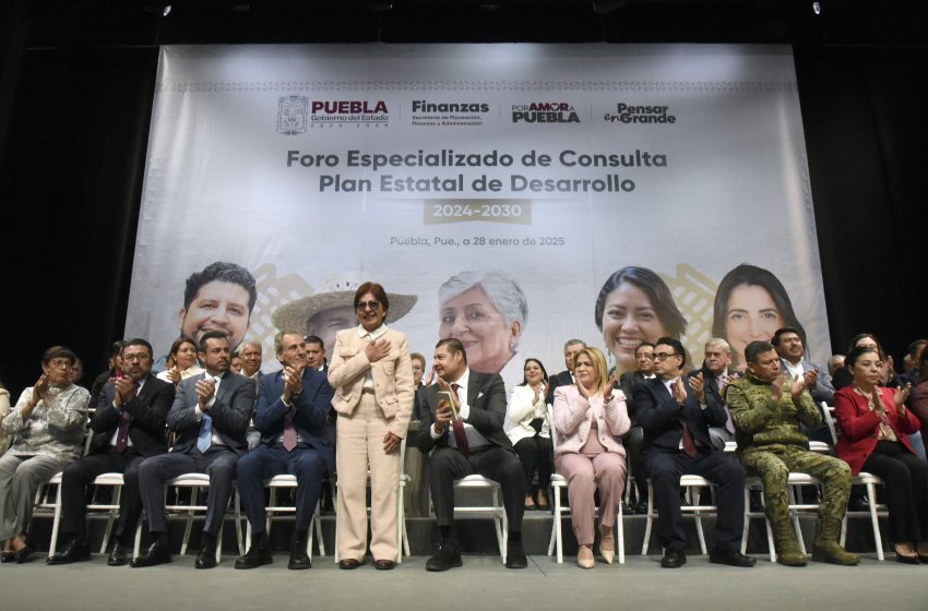 Celebra Rectora Lilia Cedillo que todas las voces se tomen en cuenta en el Foro Especializado de Consulta Ciudadana 2025