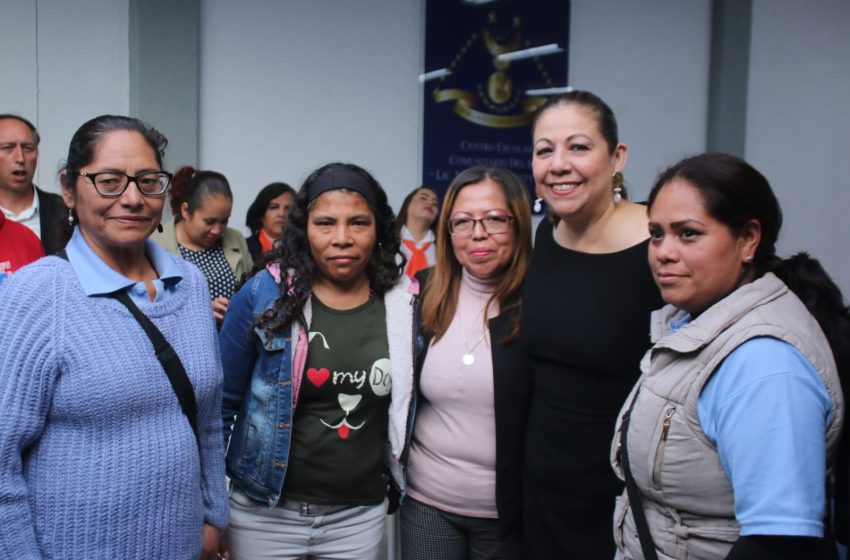 Inaugura Laura Artemisa Foro «Educar en Familia, Transformar en Comunidad”