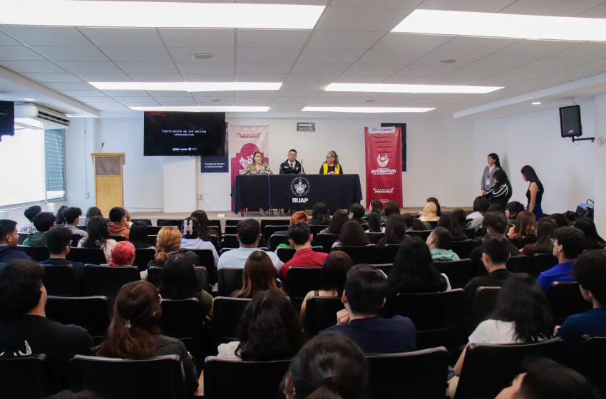 IJMP y Policía Cibernética de Puebla imparten conferencia sobre prevención de delitos digitales