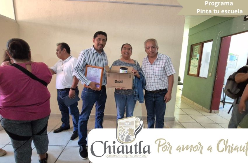 Apoya Gonzalo Oropeza a 11 telesecundarias de Chiautla