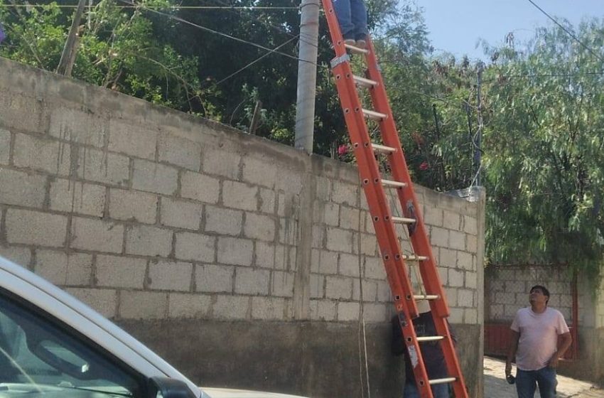 Gobierno de Chinantla continúa mejorando la iluminación pública