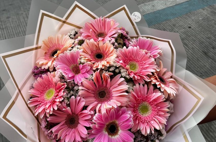 Aumenta demanda de arreglos florales en Izúcar por el 10 de mayo