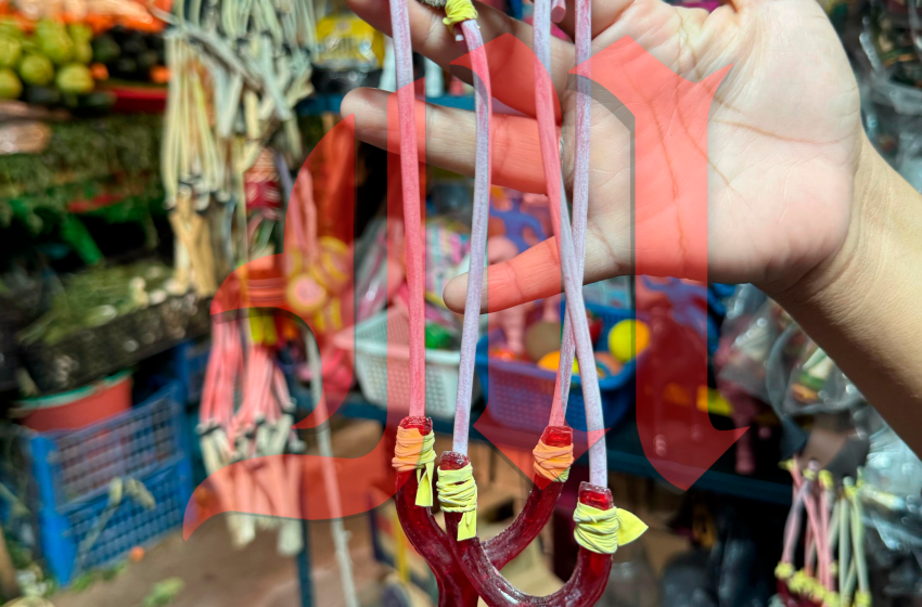 Juguetes tradicionales sobreviven en Izúcar de Matamoros este día del niño