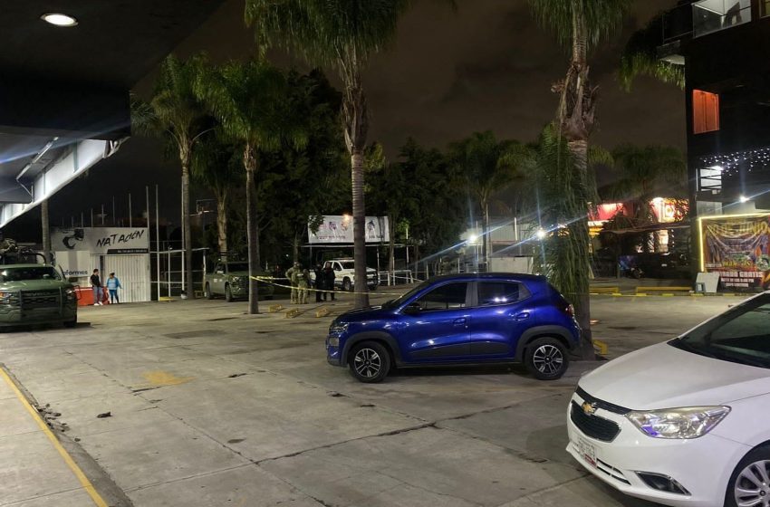 Ejecutan a un hombre dentro de un bar en Lomas de Castillotla en Puebla